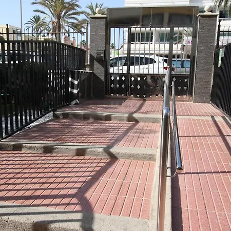 Fantastic With Sea Views דירה